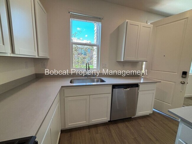 Building Photo - 839 Centerville St