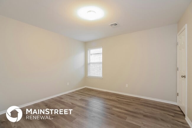 Building Photo - 4405 Windgate W Rd