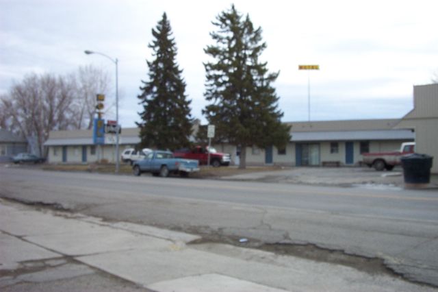 Primary Photo - 320 W Main St