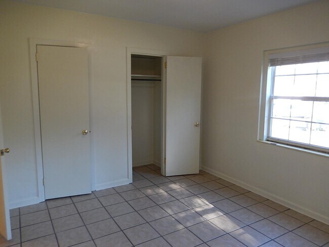 Building Photo - 3935 Caldwell Dr