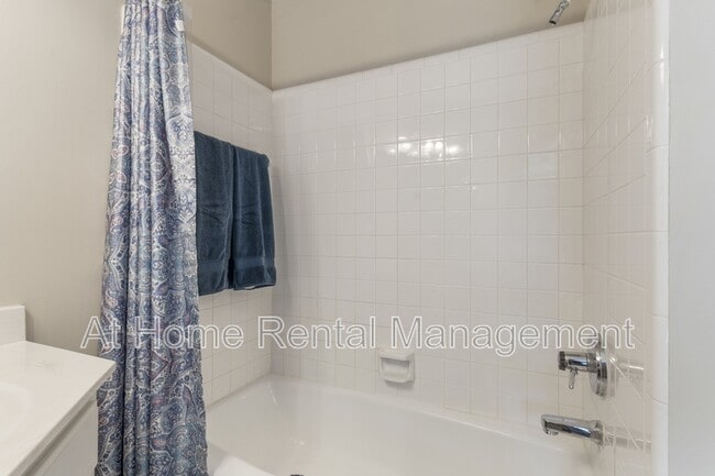 Building Photo - 1220 Renaissance Dr