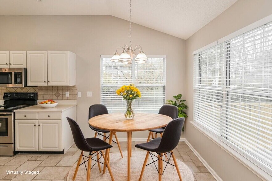 Building Photo - 3913 Leghorn Ct