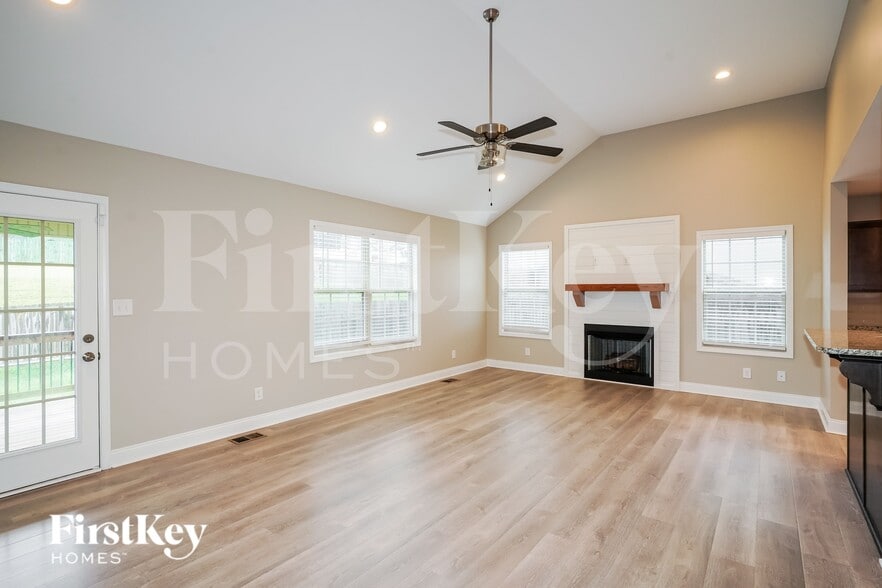 Building Photo - 791 Crestone Ln