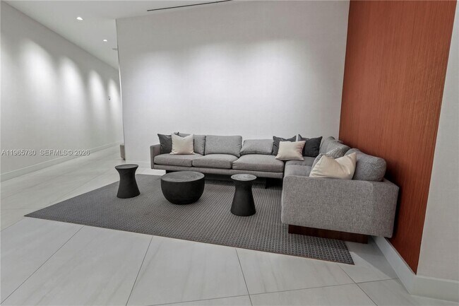 Building Photo - 17550 Collins Ave