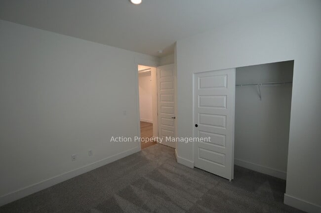 Building Photo - Beautiful New 3 Bed 2 Bath Home in Rolling Hills – Built in 2025