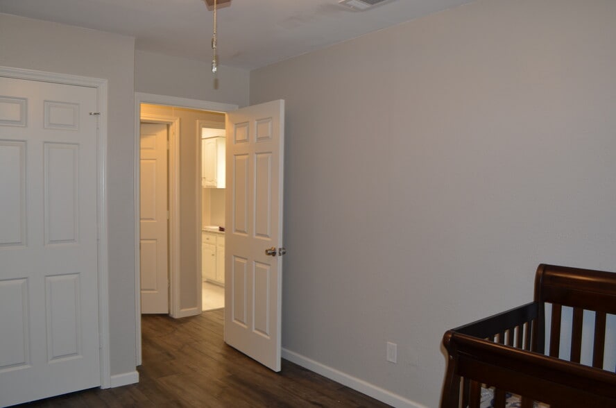 Building Photo - 13333 Fall Manor Dr