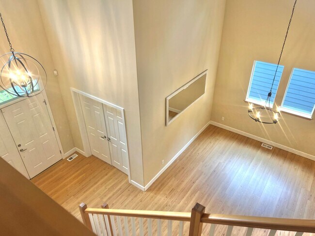 Building Photo - Must See! Beautiful 3bd/ + Bonus Rm/2.5 bath/ Primary Bed on Main/ /Heat Pump/Updated Features