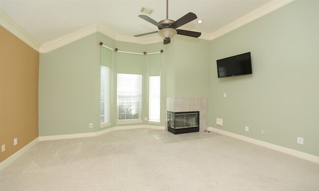 Building Photo - 7502 Holly Ct Estates Dr
