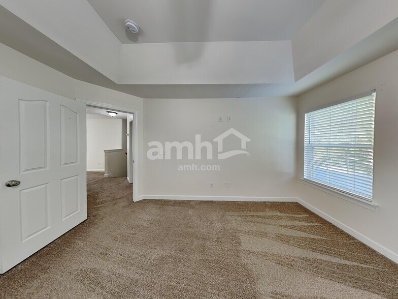 Building Photo - 2902 Island Point Dr NW