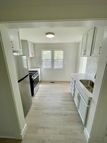 Building Photo - 818 S 1100 E