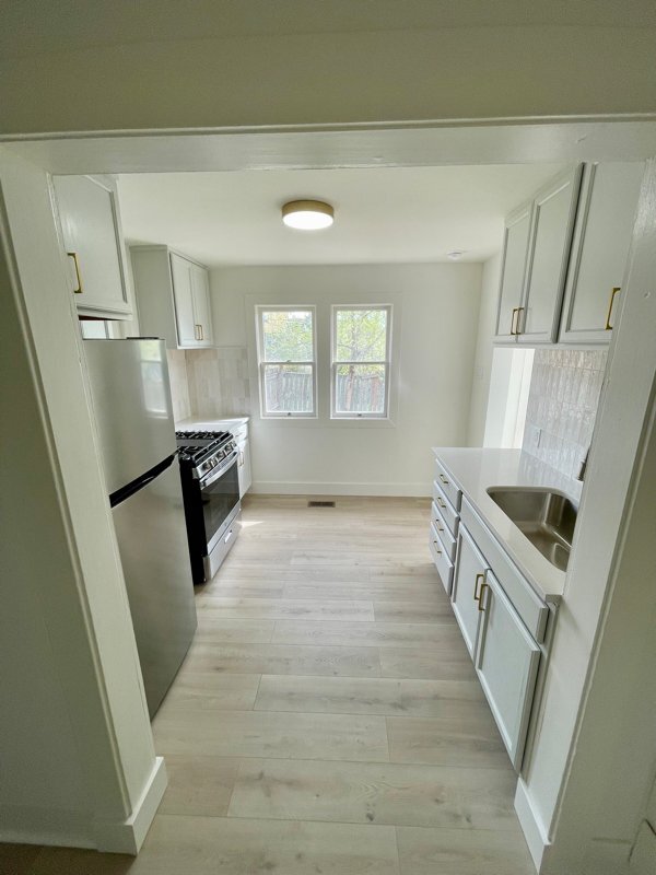 Building Photo - 818 S 1100 E