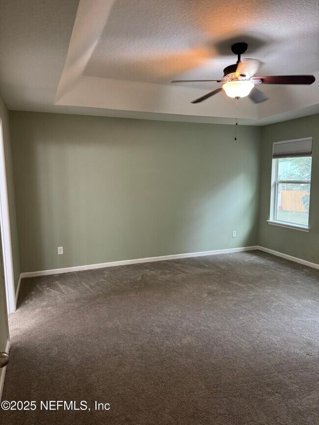 Building Photo - 348 Auburn Oaks Rd E