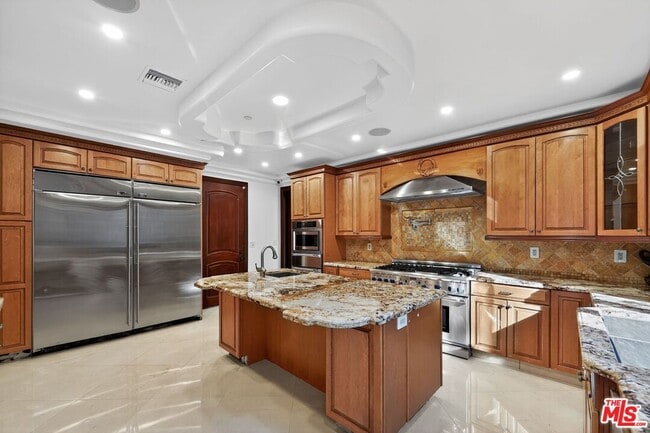 Building Photo - 4536 Vanalden Ave