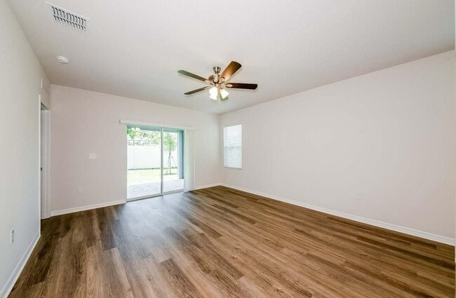 Building Photo - 7912 Majestic Palms Ct