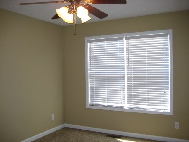 Building Photo - 3713 Kendra Ct N