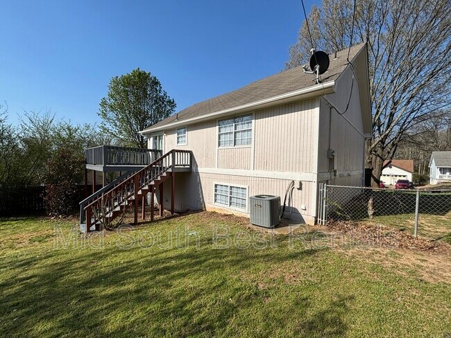 Building Photo - 125 Almond Cove