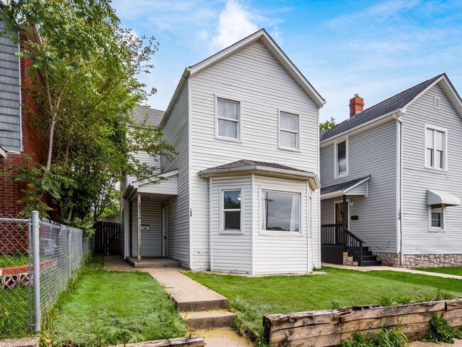 Building Photo - 100 S Oakley Ave