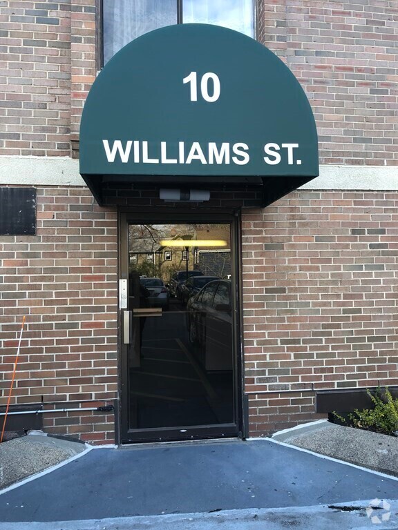 Building Photo - 10 Williams St