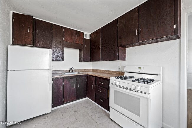 Building Photo - 4326 N 13th Pl