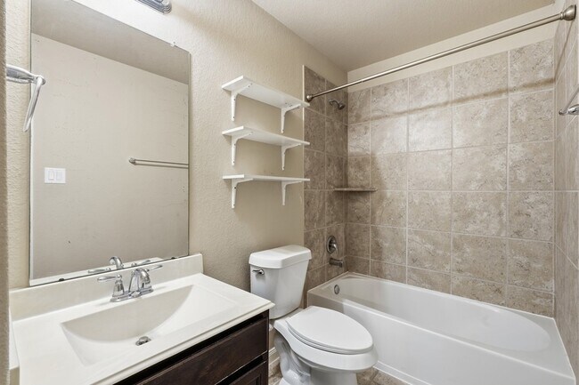 Building Photo - 5815 Creek Crossing Ct