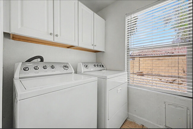 Building Photo - 1112 S Bogle Ct