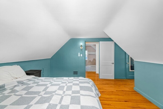 Building Photo - 567 Poplar St