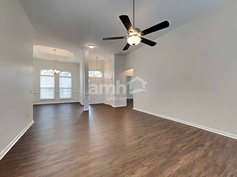 Building Photo - 632 Stonebridge Cir