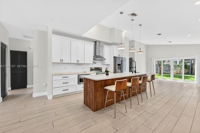 Building Photo - 1126 NE 16th Ct