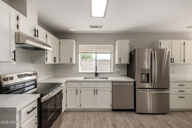 Building Photo - 4001 W Libby St