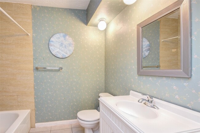 Building Photo - 9510 Huntington Way Dr