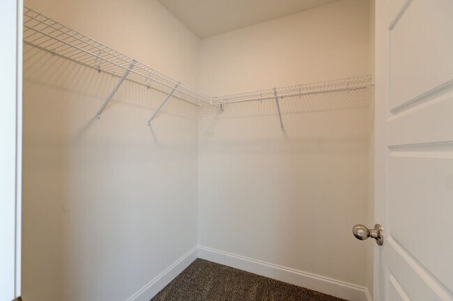 Building Photo - 1385 Harmon Ln