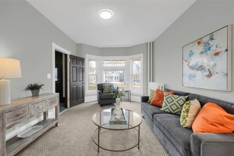 Building Photo - 1055 7th St W