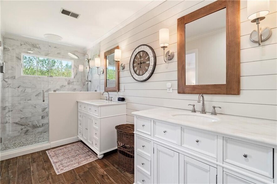 Building Photo - 179 Mt Calvary Rd