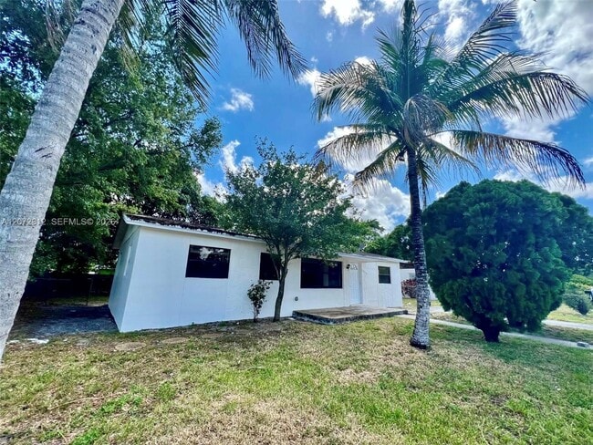 Building Photo - 2460 NW 179th St