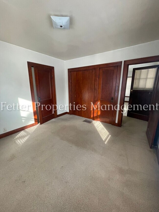 Building Photo - First Month's Rent Half Price!