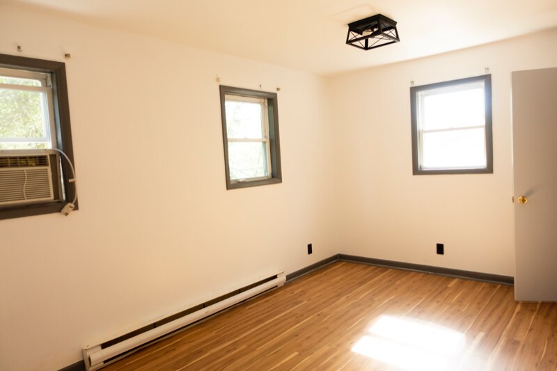 Building Photo - 118 N 3rd St