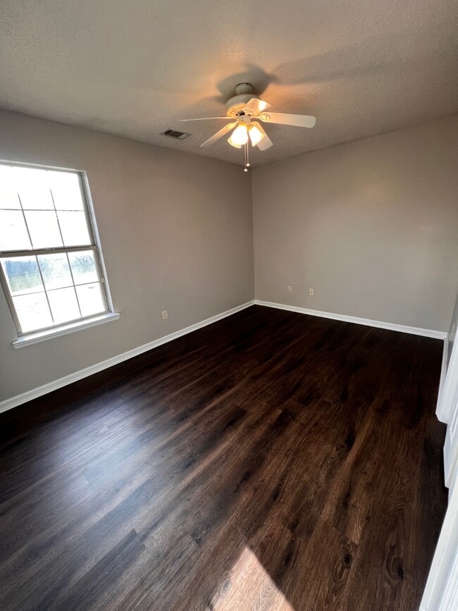 Building Photo - 1229 Langston Ln