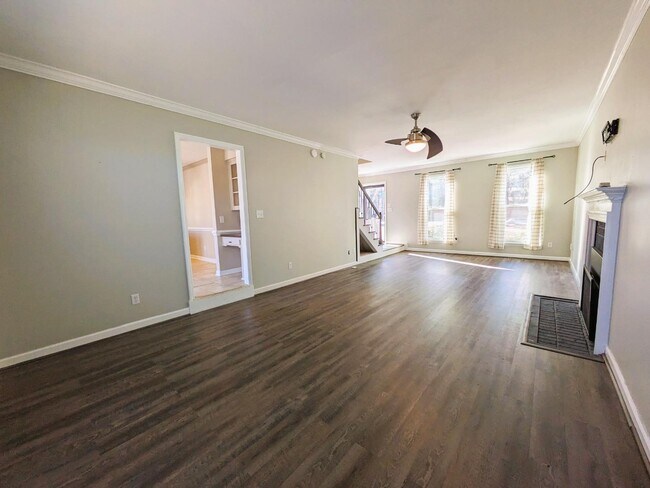 Building Photo - 417 Nichols Farm Dr