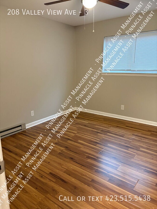 Building Photo - 208 Valley View Ave