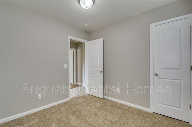 Building Photo - 3549 Pebble Creek Dr