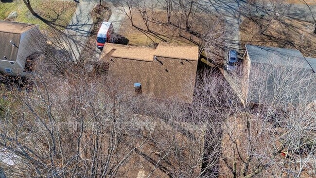 Building Photo - 5110 N Oaks Dr