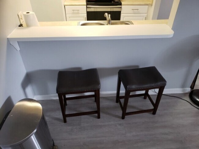 Building Photo - Move-In Ready 2 bedroom with attached Gara...