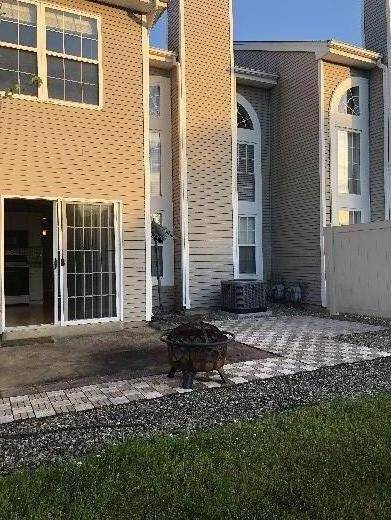 Building Photo - Townhome for rent
