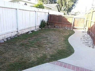 Building Photo - 136 E 21ST ST