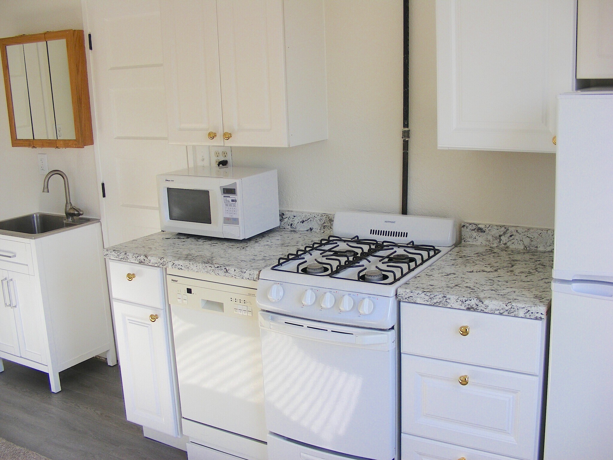 Building Photo - 115 N Park St