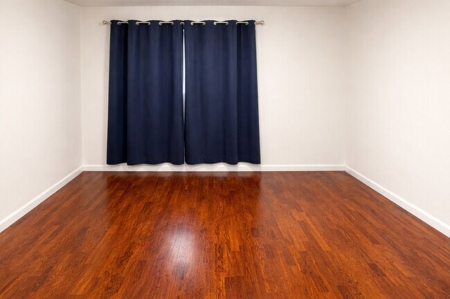 Building Photo - 1706 W Jarvis Ave