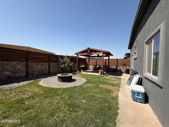 Building Photo - 3856 Loma Cortez Dr