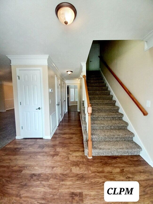 Building Photo - 668 Winding Bluff Way