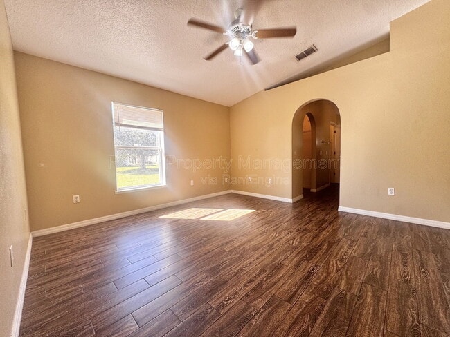 Building Photo - 5536 Sycamore Canyon Dr