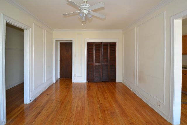 Building Photo - 1211 W Elmdale Ave